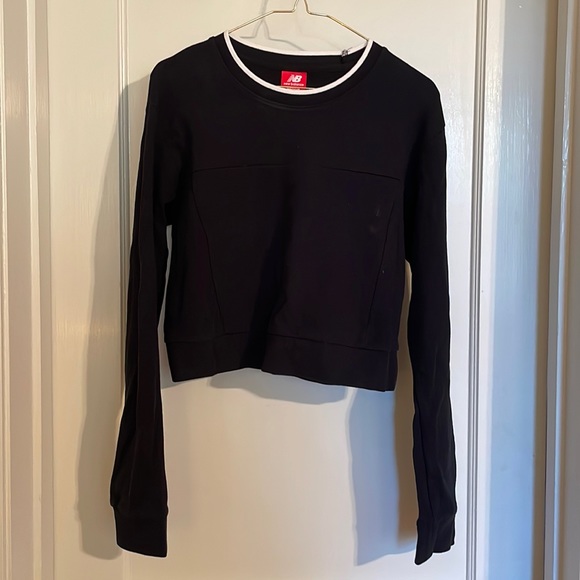 New Balance Cropped Sweatshirt - Picture 5 of 5